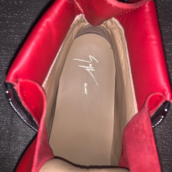 Men’s Sneakers - Picture 4 of 7